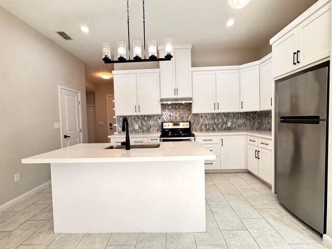 Building Photo - 1426 Los Estribos Dr