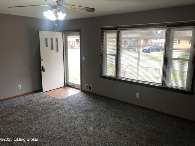 Building Photo - 6307 Sonnette Way