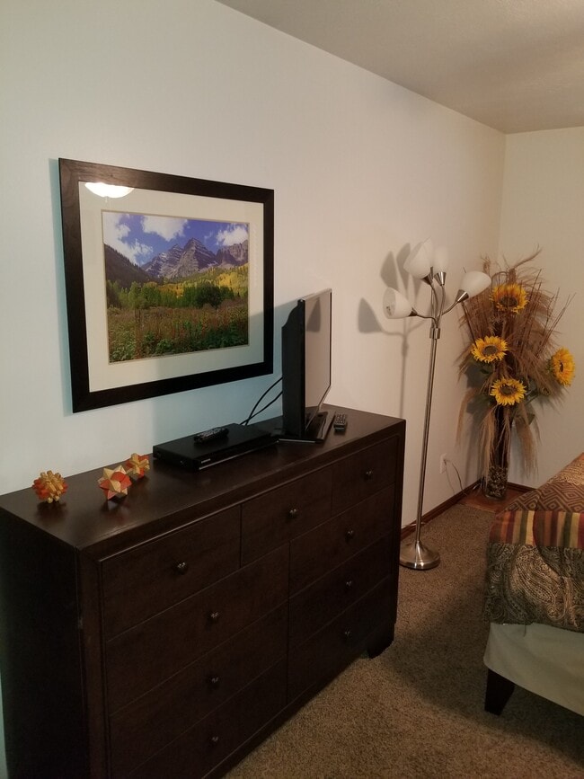 Building Photo - 1870 W 2700 S