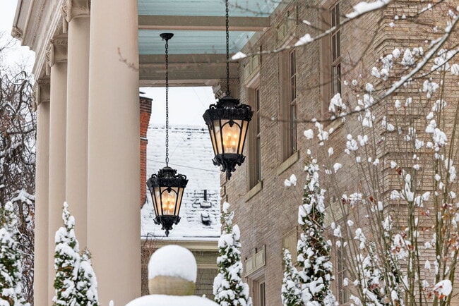 Building Photo - 5135 Ellsworth Ave