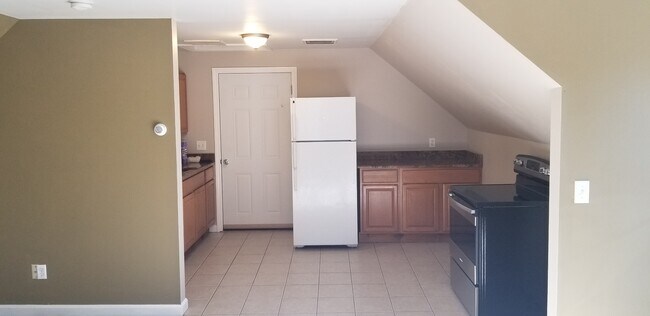 Building Photo - 11 Champlain Ave