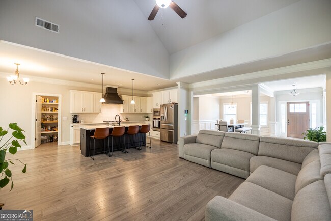 Building Photo - 2539 Tomoka Dr