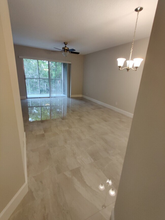 Building Photo - 8750 Royal Palm Blvd