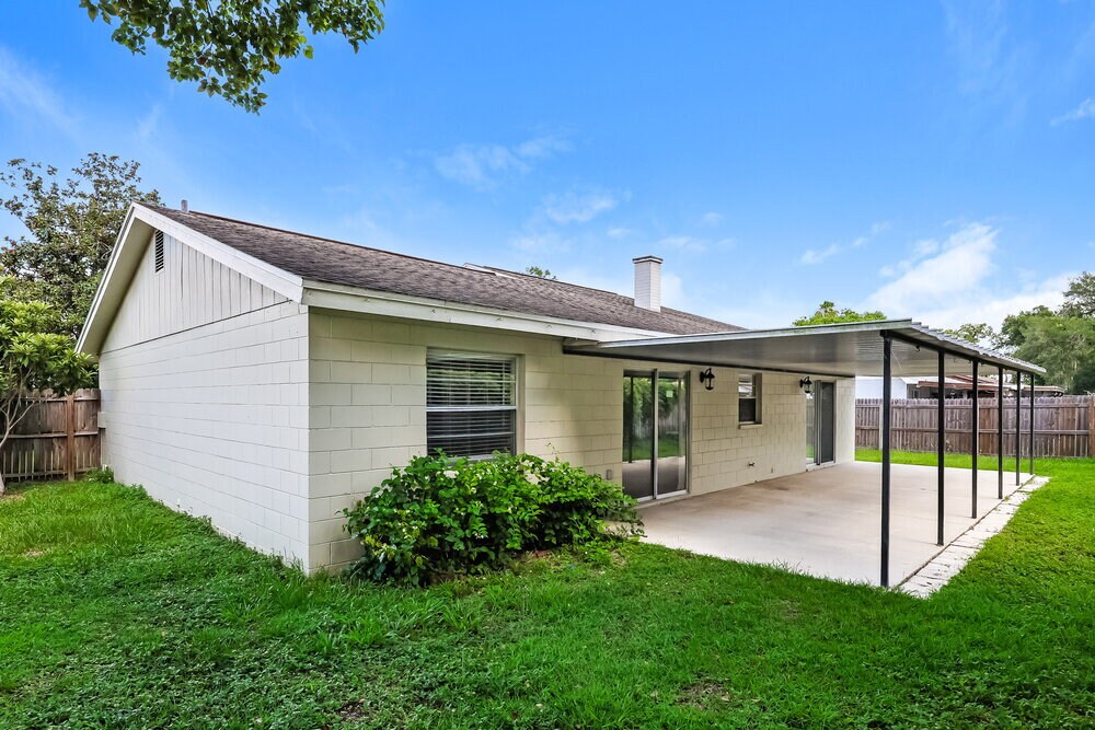 Building Photo - 1828 Craven Dr