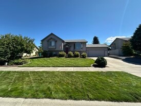 Building Photo - 2819 S Newer Ct