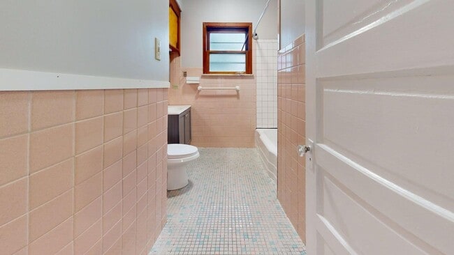 Building Photo - 3505 Meyer Ave