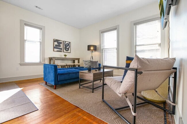 Building Photo - 1848 E 89th St