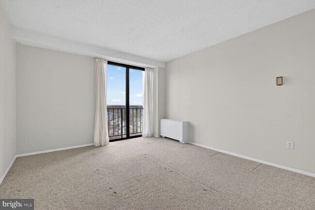 Building Photo - 4141 Henderson Rd