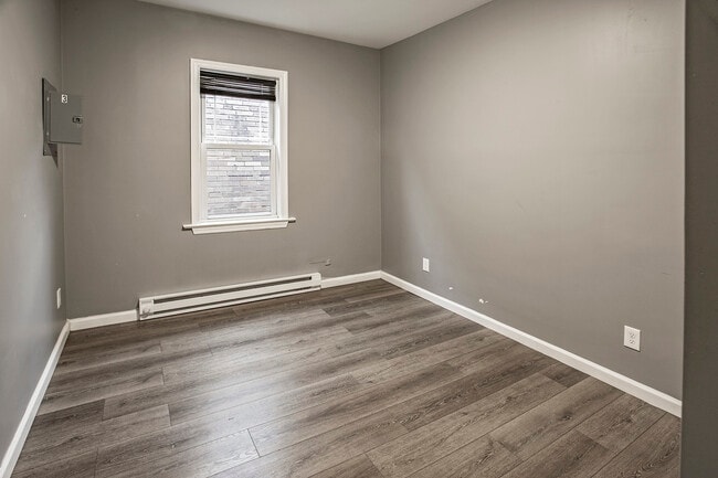 Building Photo - 100 W Broad St