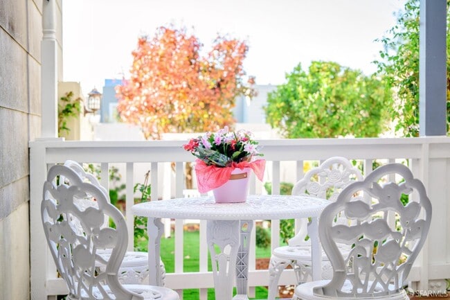 Building Photo - 2371 30th Ave