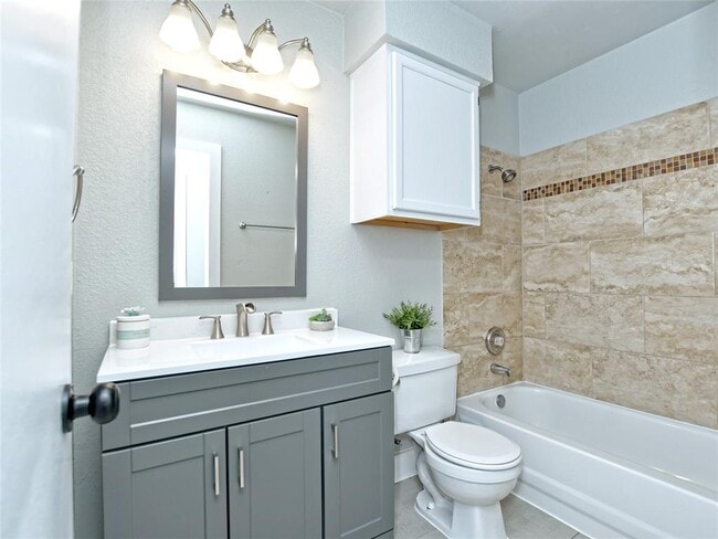 Building Photo - 1303 Green Terrace Dr