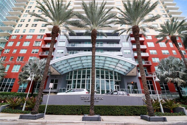 Building Photo - 1155 Brickell Bay Dr