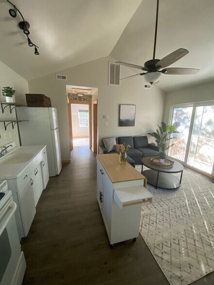 Building Photo - 10510 Cadosia Rd