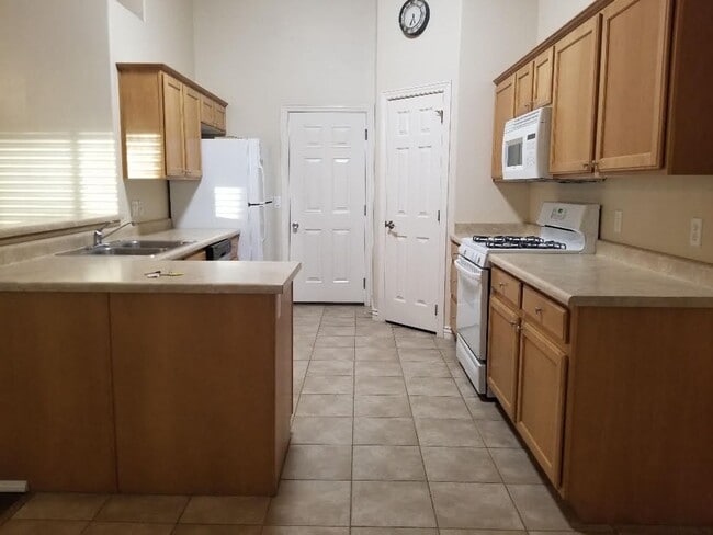 Building Photo - Southern View Subdivision Townhome