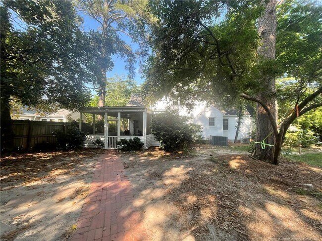 Building Photo - 238 Pinecrest Dr