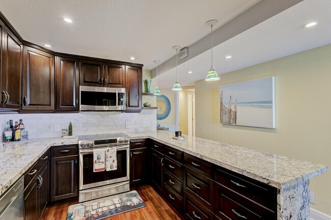 Building Photo - 5420 N Ocean Dr