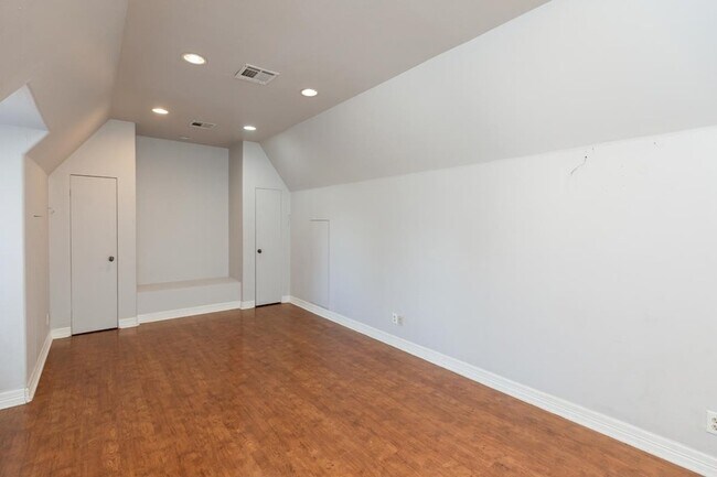 Building Photo - 665 Winchester Dr