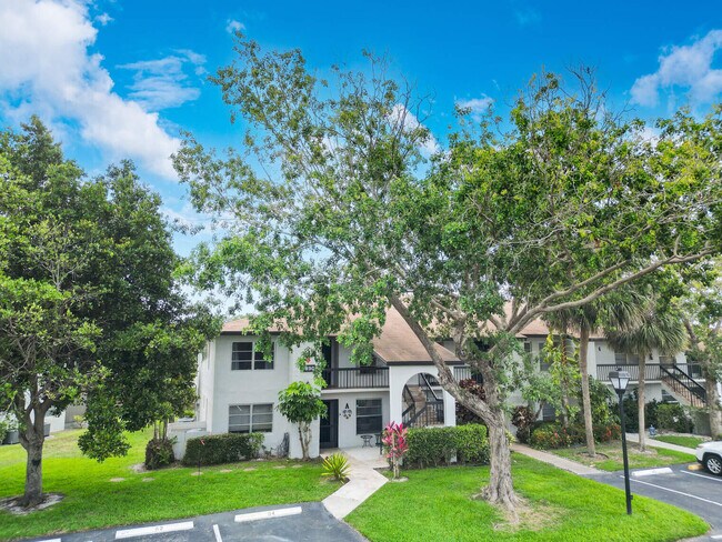 Building Photo - 5890 Sugar Palm Ct