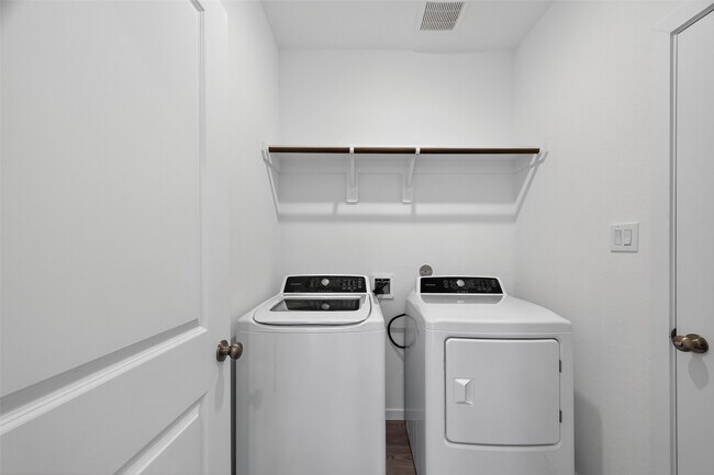 Building Photo - 3013 Myrtle Bch Ln