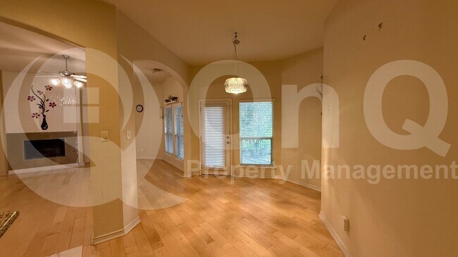 Building Photo - 9584 Park Garden Dr