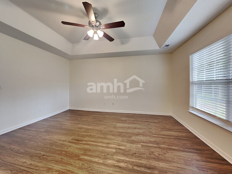 Building Photo - 1323 Lantern Rd