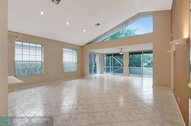 Building Photo - 11081 Springbrook Cir