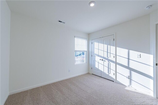 Building Photo - 55 Fern Ridge Dr