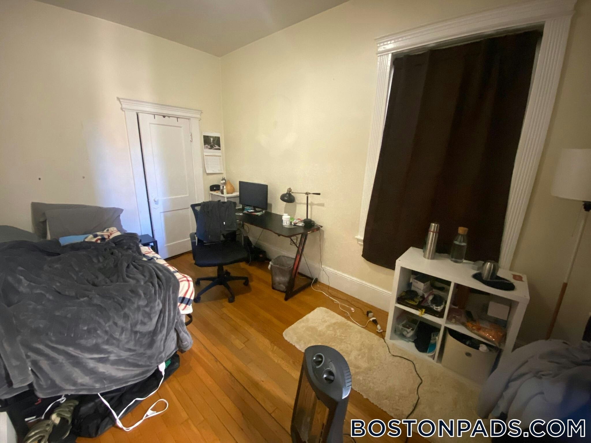 Building Photo - 447 Park Dr