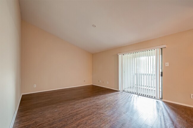 Building Photo - 14911 Wunderlich Dr