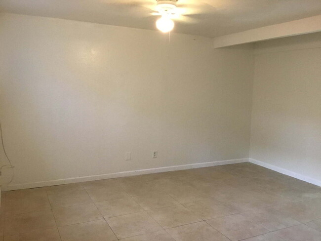 Building Photo - All Utilities Included. Remodeled & Beauti...