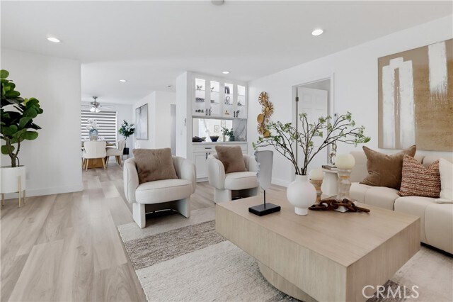 Building Photo - 125 Campanita Ct