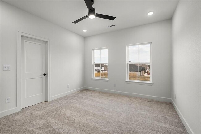 Building Photo - 550 Apollo Dr