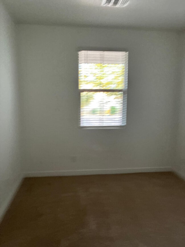 Building Photo - 5630 S Daisy Patch Pl