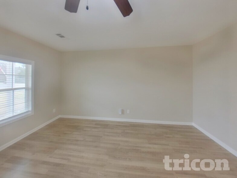 Building Photo - 4028 Effie Seward Dr