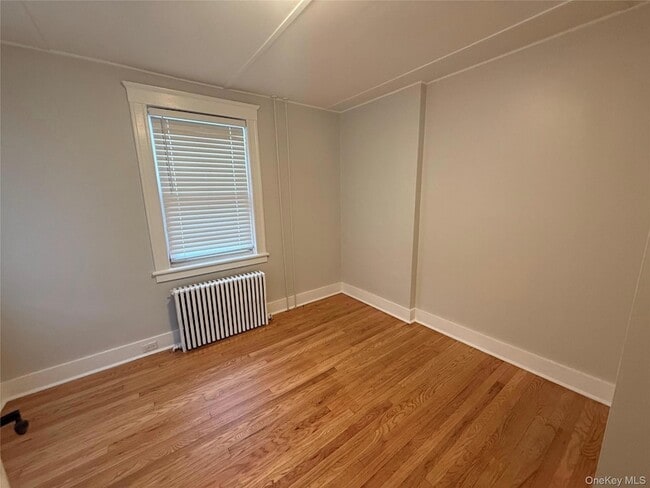 Building Photo - 21 Lake St