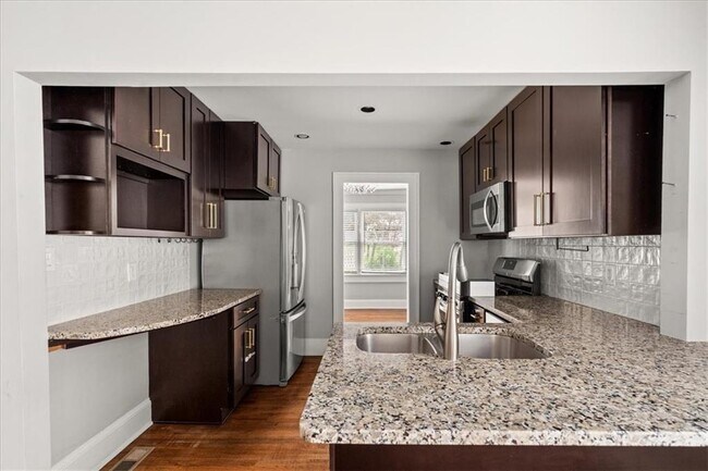 Building Photo - 259 Spence Ave SE