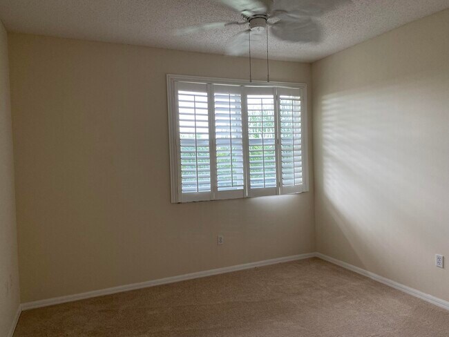 Building Photo - 26 Royal Palm Way