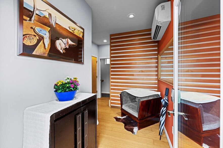 Building Photo - 4036 Linden Ave N