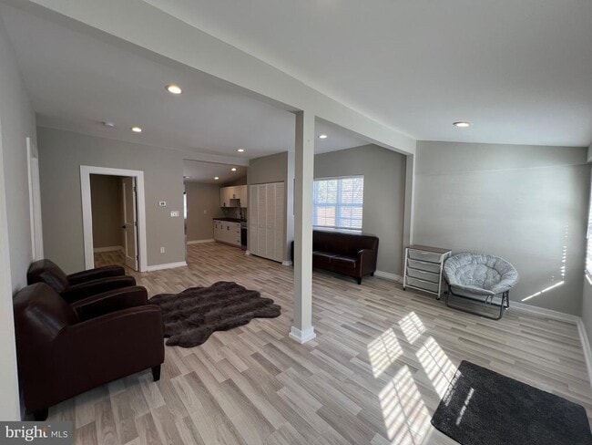 Building Photo - 33 Old US Hwy 1