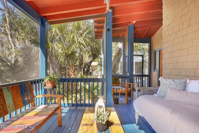 Building Photo - 290 St George St