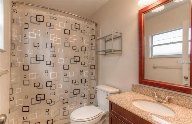 Building Photo - 1761 Lakeview Village Dr