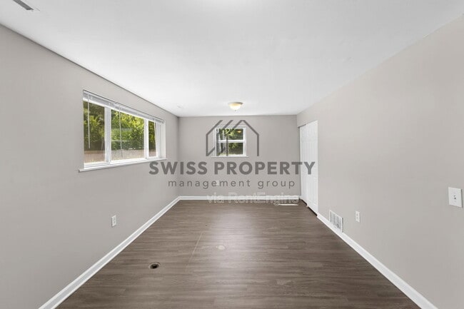 Building Photo - 6406 Dalewood Rd