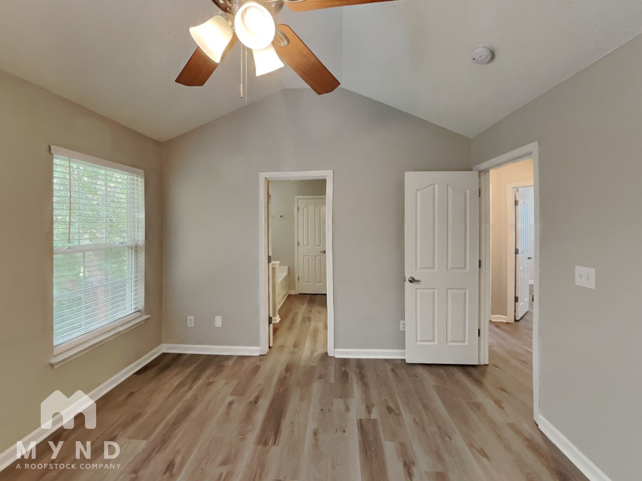 Building Photo - 6053 Shining Oak Ln
