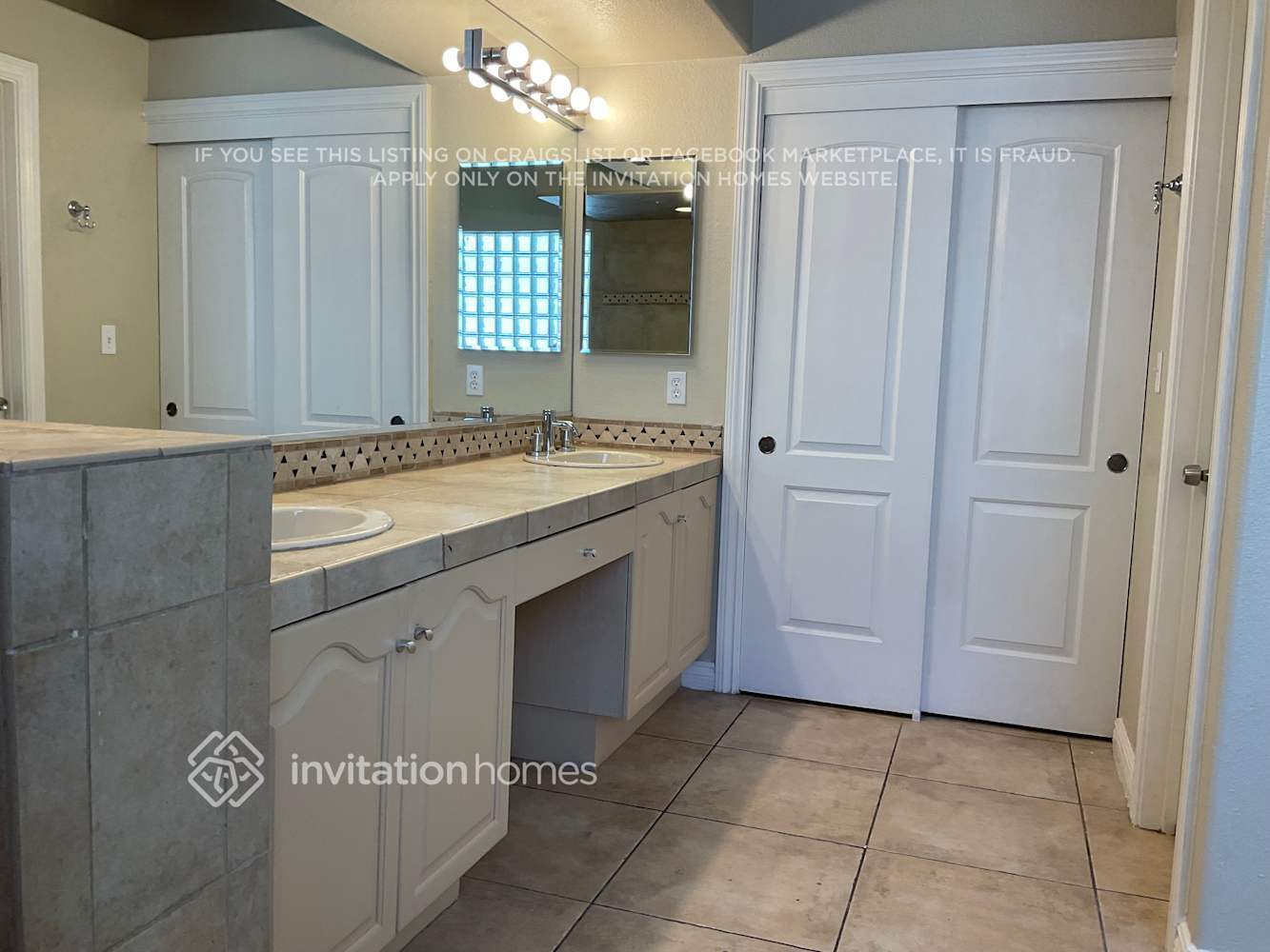 Building Photo - 8113 Sunset Cove Dr
