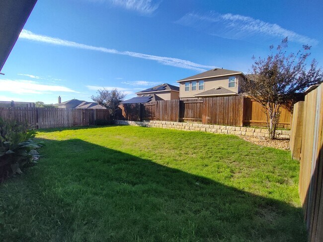 Building Photo - Gorgeous two story house (4BD/3BA) with a ...
