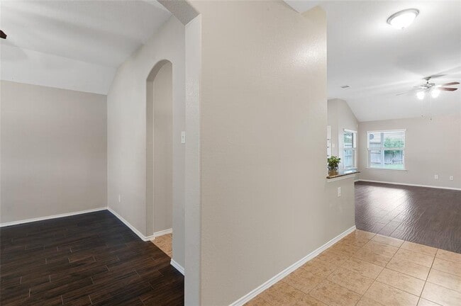 Building Photo - 13915 Roanoke Falls Dr