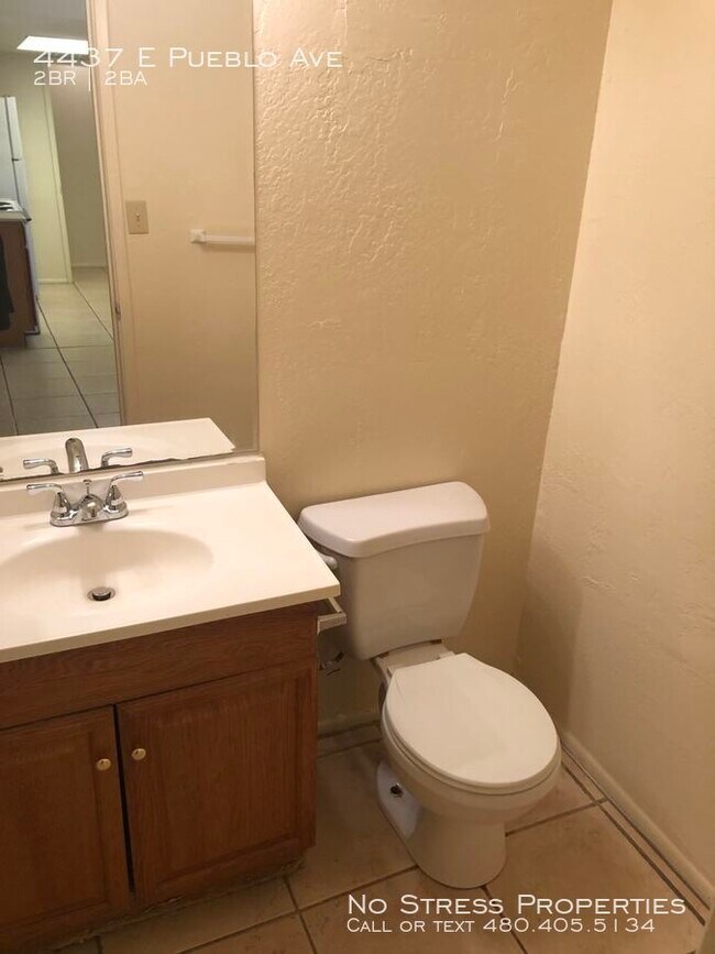 Building Photo - 2 Bed Town Home off 40th St and Broadway!