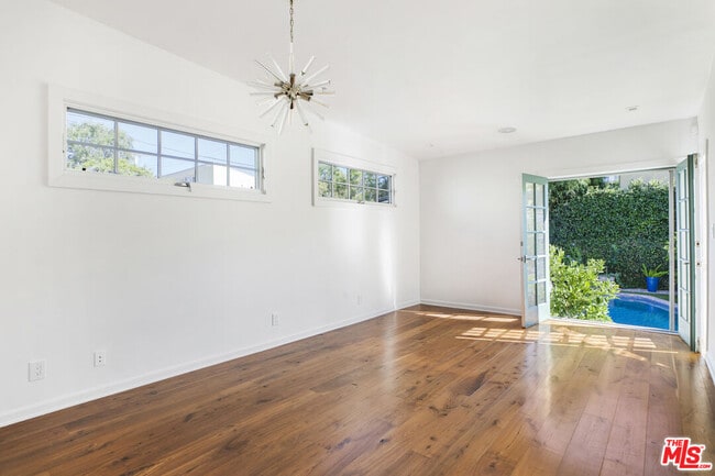 Building Photo - 3472 Rowena Ave