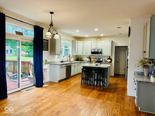 Building Photo - 5273 Ivy Hill Dr