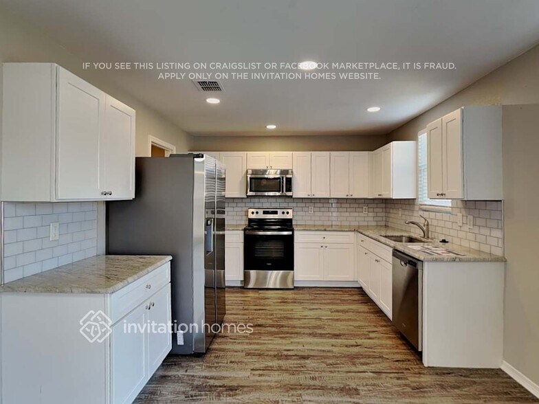 Building Photo - 1230 Sullivan Dr